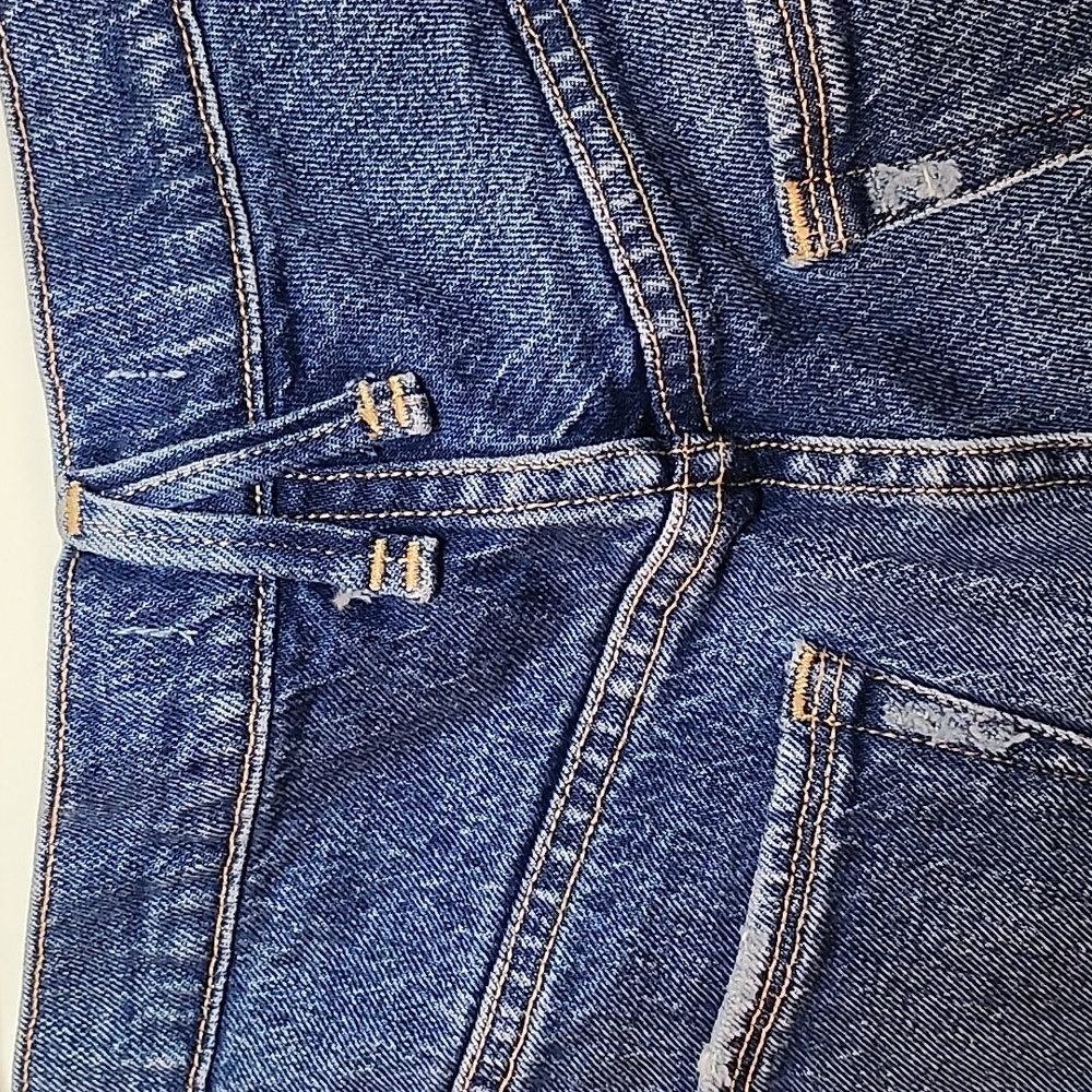 Good American '90s Cutoff Distressed Denim Shorts Blue Size 16 - Picture 14 of 16